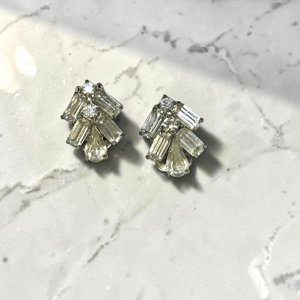 VTG 50s-60s Silvertone clear rhinestone baguette clip on earrings‎